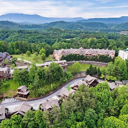 2 Miles From Dollywood Family Resort With Seasonal Outdoor Swimming Pool, Year Around Heated Indoor Swimming Pool, Townhome Style Cabin, Private Hot Tub, Arcade, Tv, Wifi, Kitchen With Refrigerator, Washer And Dryer Pigeon Forge Εξωτερικό φωτογραφία